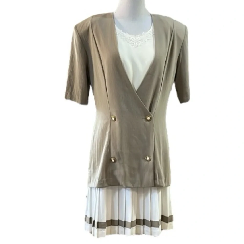 VINTAGE DAWN JOY DOUBLE BREASTED JACKET AND PLEATED SKIRT SET TAN WHITE SIZE 6 - Picture 1 of 17